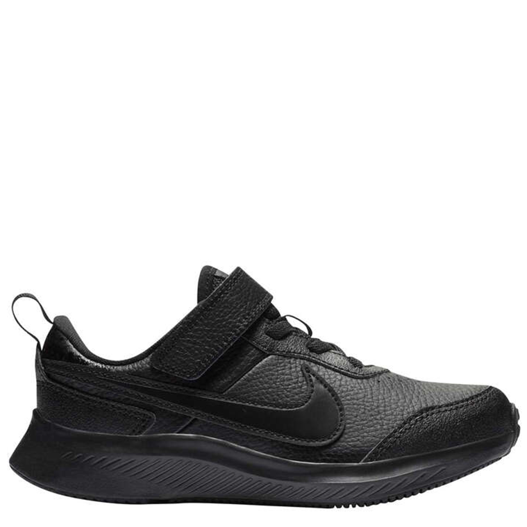 Kids all 2024 black nike shoes